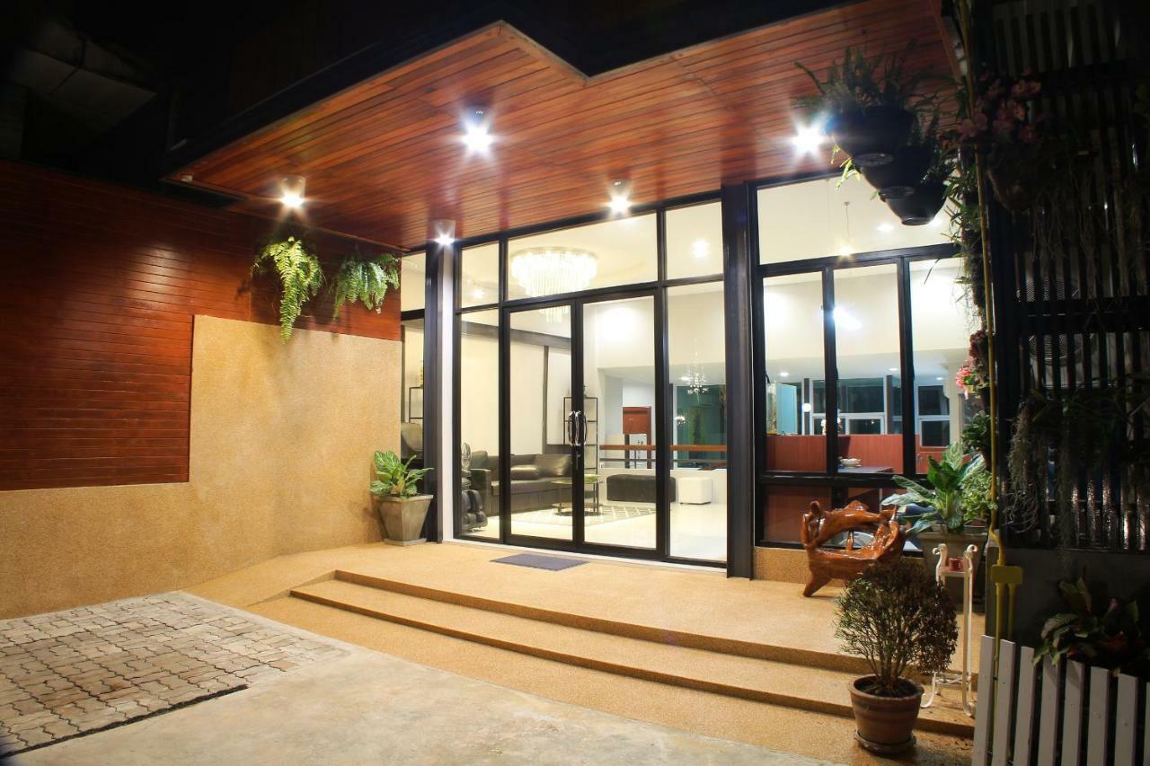 S'Prima Hostel Phitsanulok Exterior photo