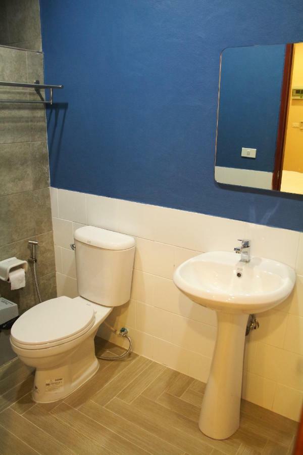 S'Prima Hostel Phitsanulok Exterior photo