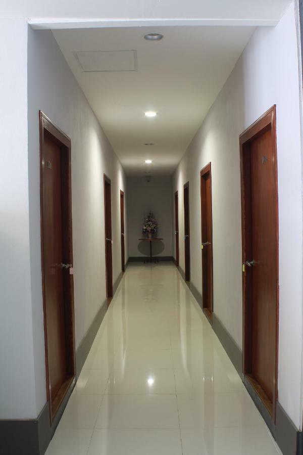 S'Prima Hostel Phitsanulok Exterior photo